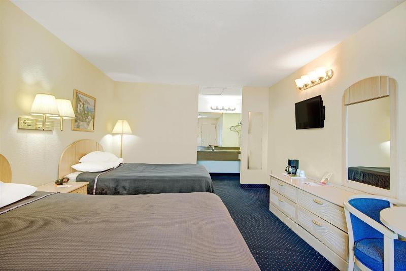 Quality Inn & Suites I-10 Near Fiesta Texas San Antonio Kültér fotó